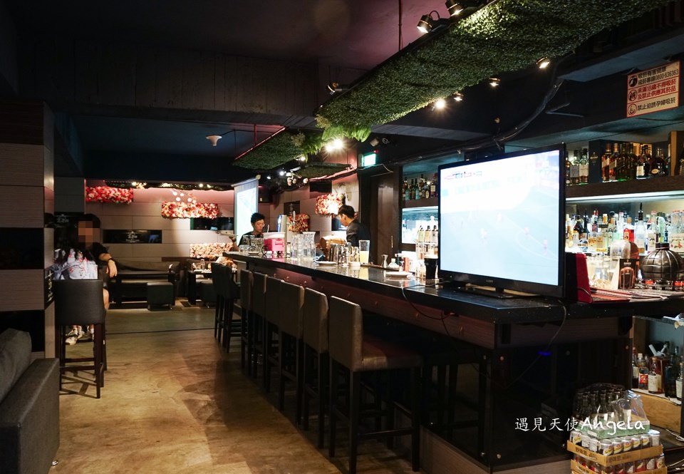 Elfin Restaurant & Lounge