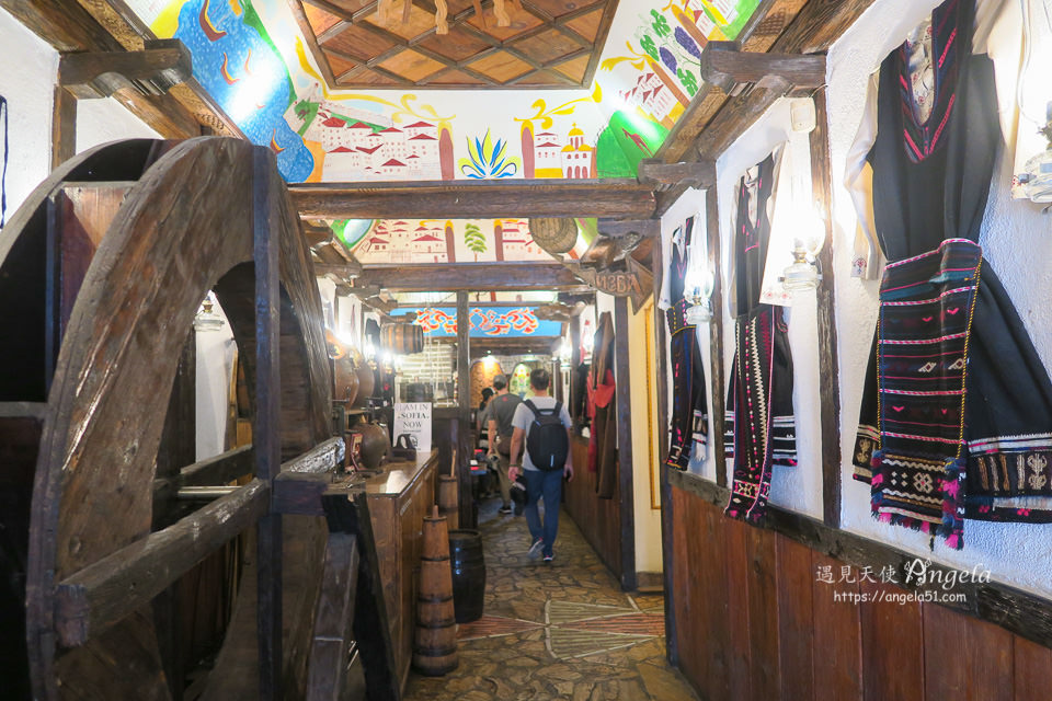 The Hadjidragana tavern