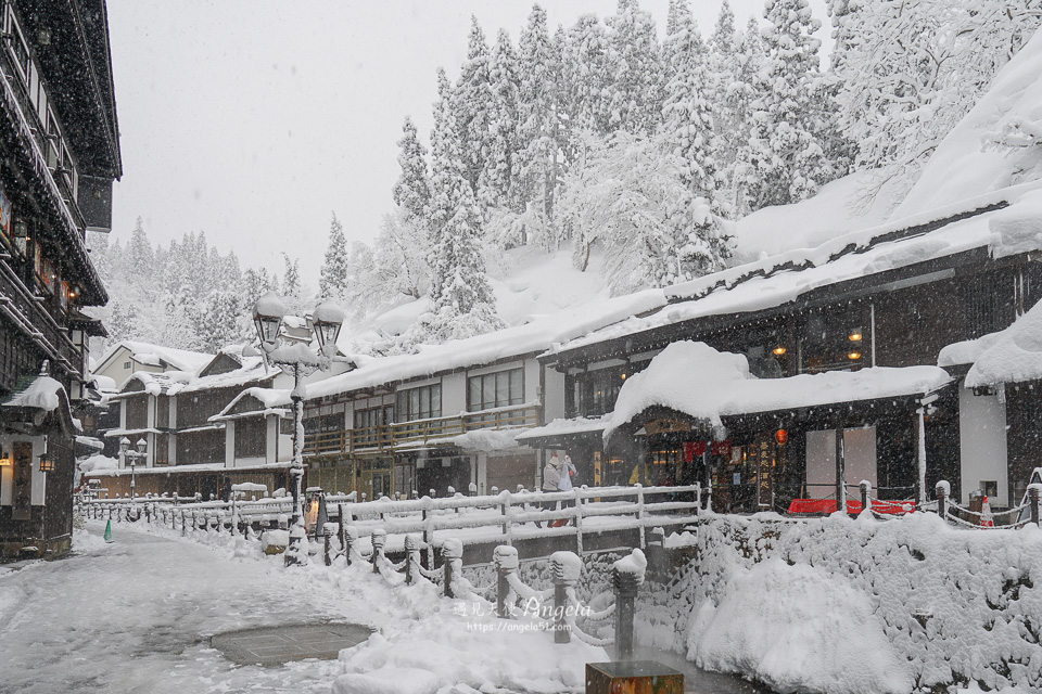 銀山溫泉冬天下雪美景