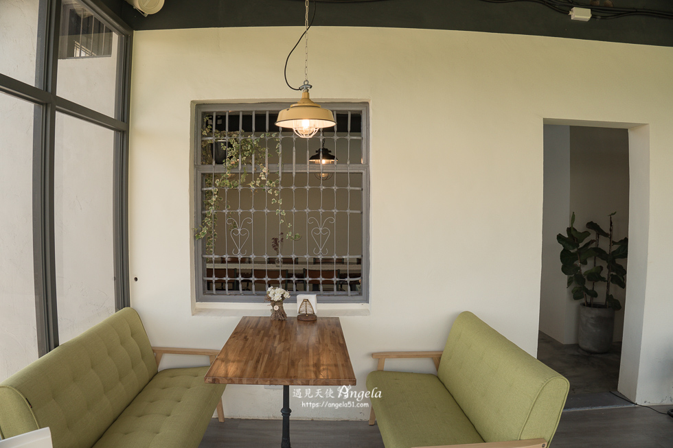 宜蘭老宅咖啡 chou chou可麗露專賣