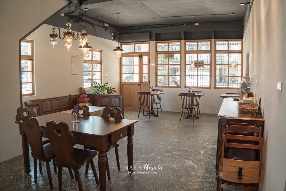 宜蘭老宅咖啡 chou chou可麗露專賣