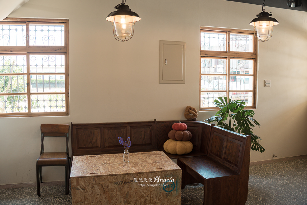 宜蘭老宅咖啡 chou chou可麗露專賣