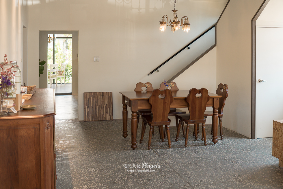 宜蘭老宅咖啡 chou chou可麗露專賣