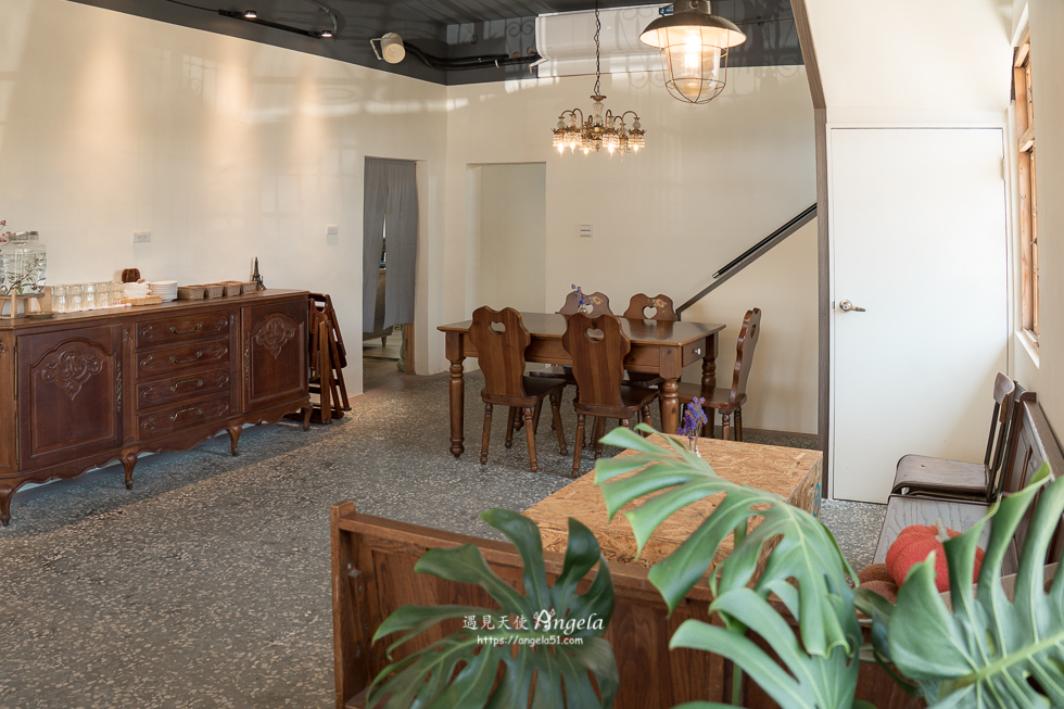 宜蘭老宅咖啡 chou chou可麗露專賣