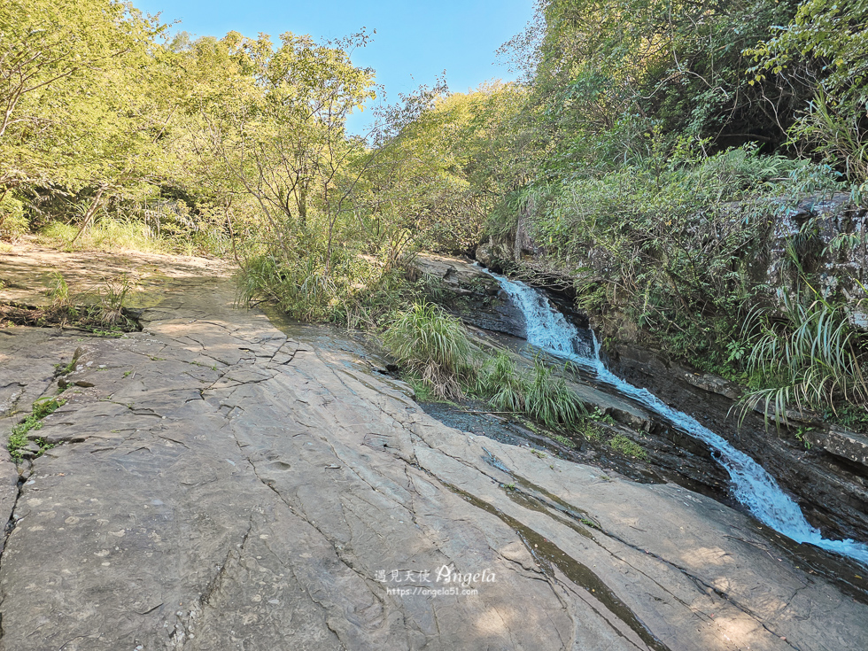 基隆暖東峽谷步道滑瀑