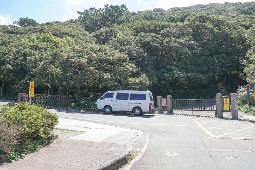 大屯山車道步道入口