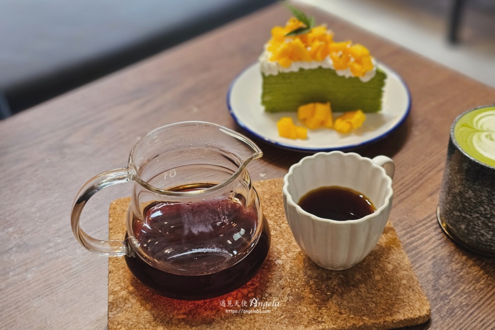 小溪邊咖啡